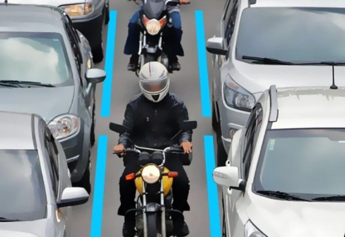 São Paulo terá novos trechos de Faixa Azul para motos
