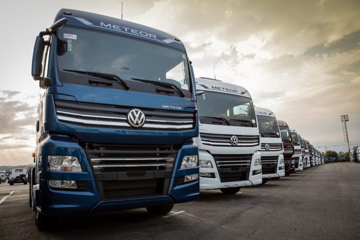 Volkswagen vende mais de 140 caminhões de uma só vez para gigante da indústria de bebida